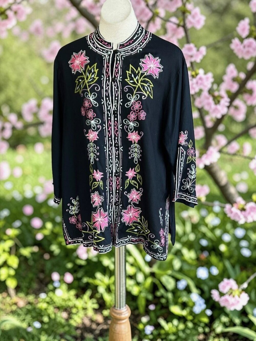 Simrin Women's Tunic Top Embroidered Floral Button Front Size 20W Boho Chic